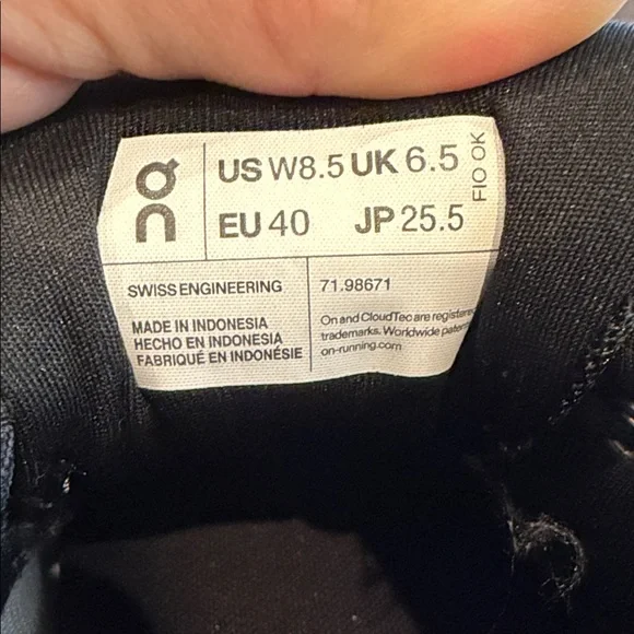 On Running Dual-Tone Sneakers in Black and White - Picture 4 of 4